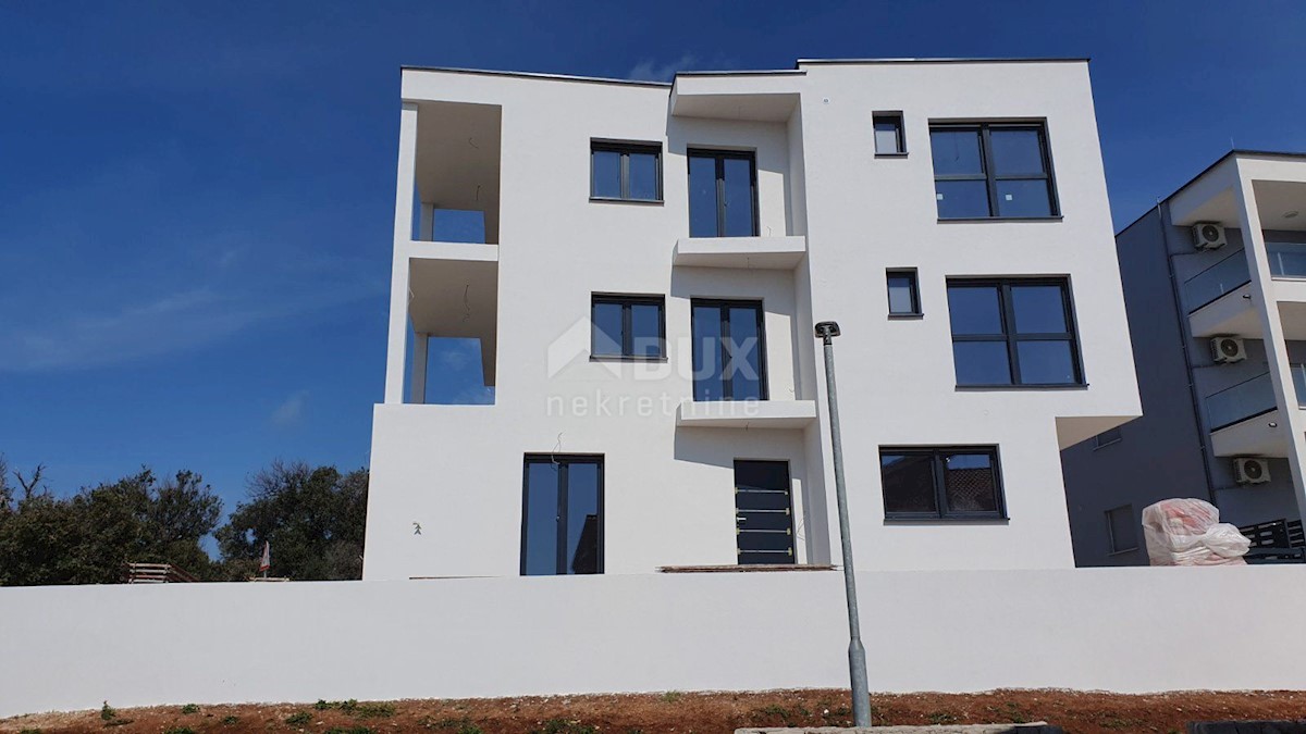 Apartment Zu verkaufen - ŠIBENSKO-KNINSKA ROGOZNICA