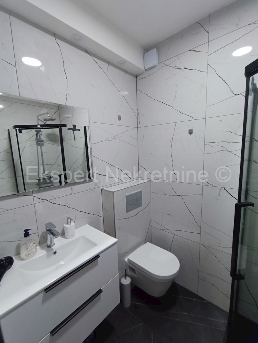 Flat For sale - SPLITSKO-DALMATINSKA OMIŠ