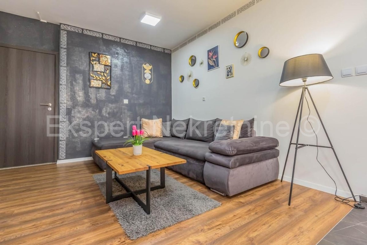 Flat For sale - SPLITSKO-DALMATINSKA OMIŠ