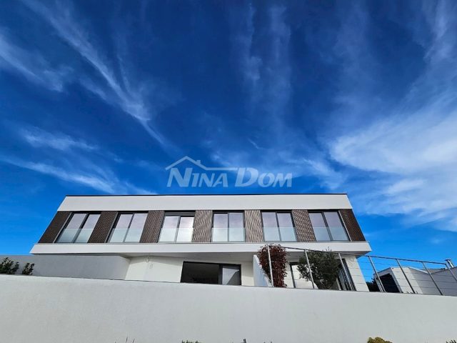 Kuća na prodaju 135 m² – Šimuni