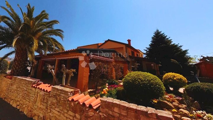 House for sale 227 m² – Banjole