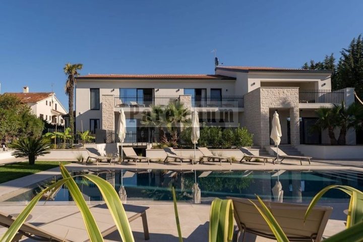 Casa in vendita 380 m² – Poreč
