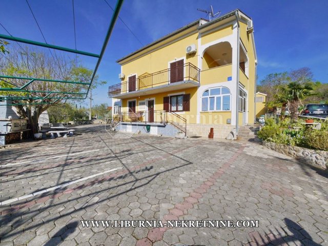 Kuća na prodaju 275 m² – Malinska