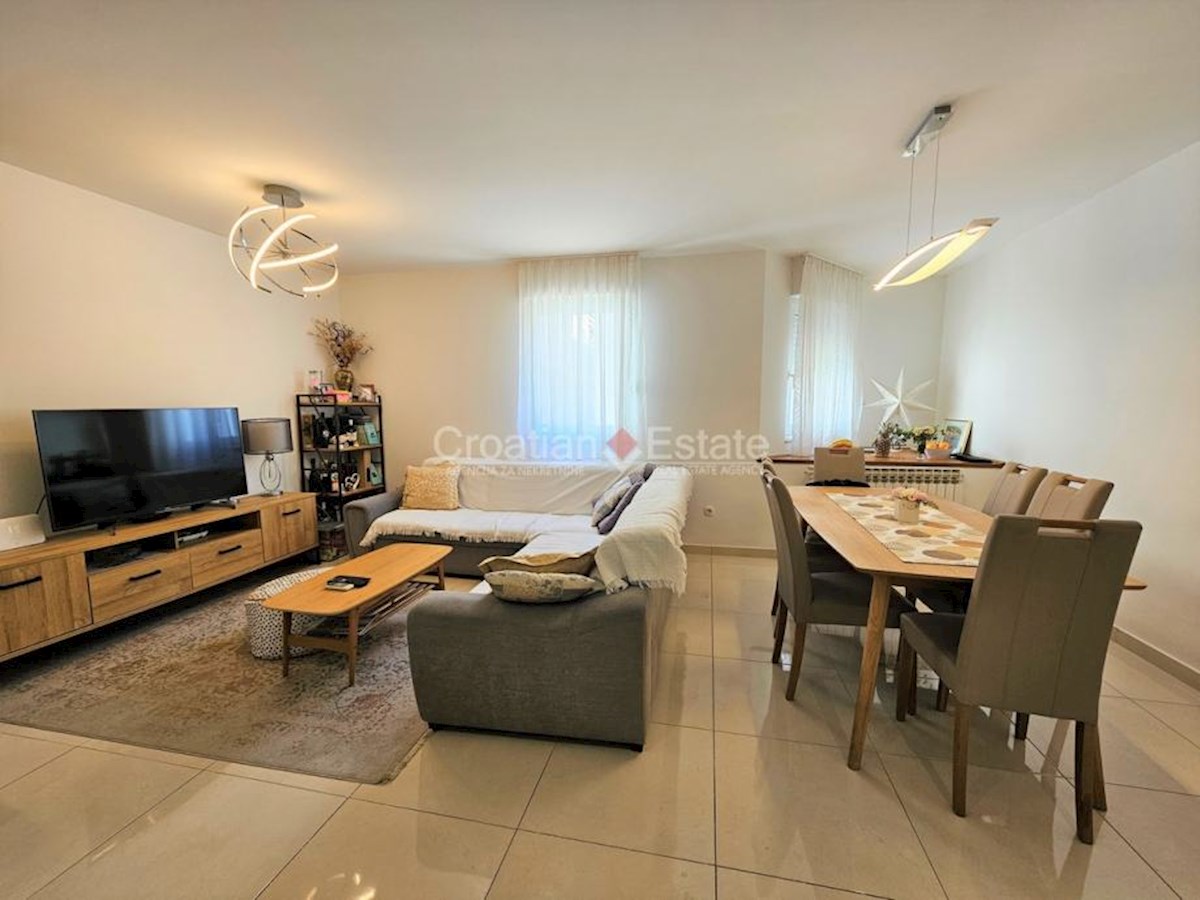 Flat For sale - SPLITSKO-DALMATINSKA OMIŠ