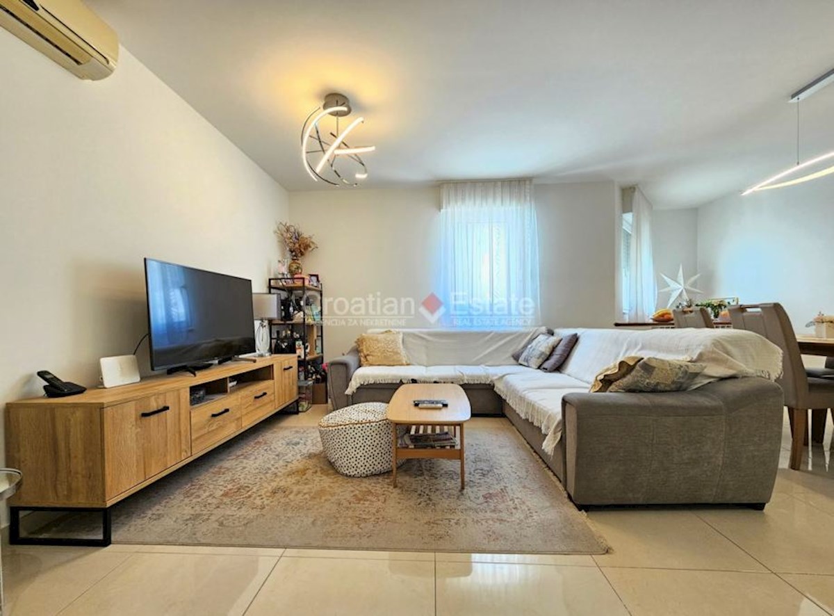 Flat For sale - SPLITSKO-DALMATINSKA OMIŠ