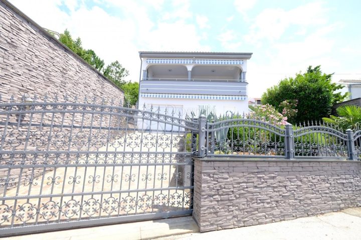 Kuća na prodaju 210 m² – Klenovica