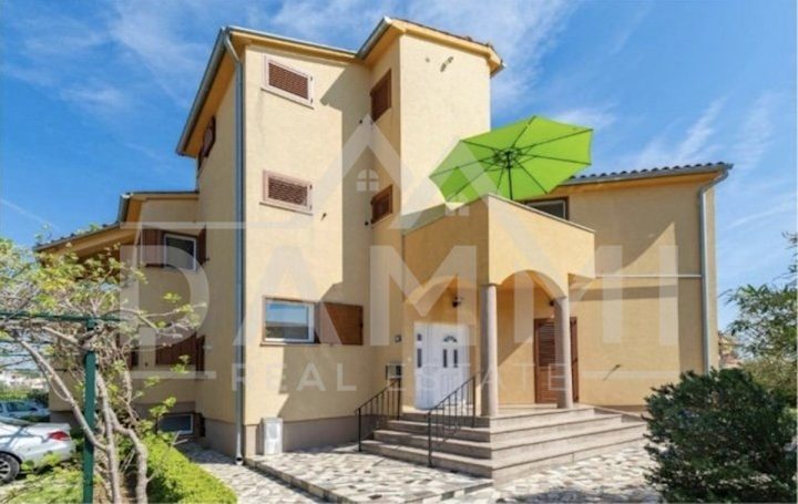 Maison à vendre 400 m² – Fažana
