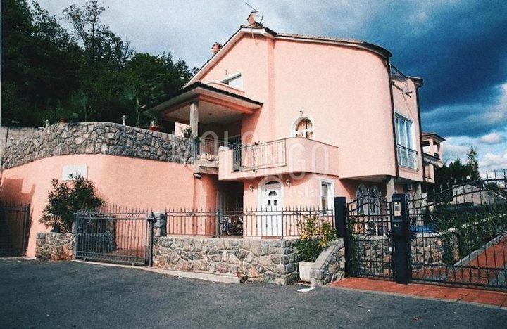 House for sale 370 m² – Ičići