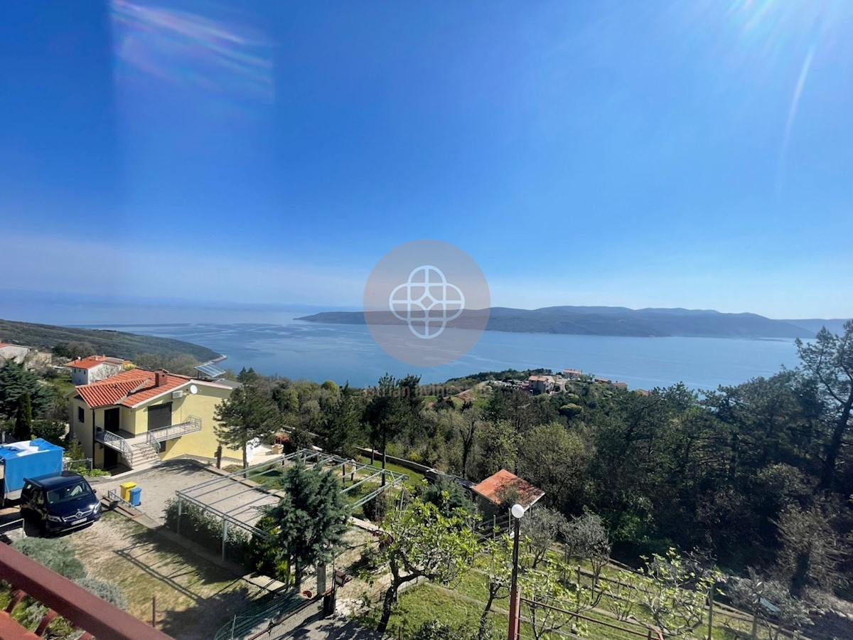 House For sale PLOMIN LUKA