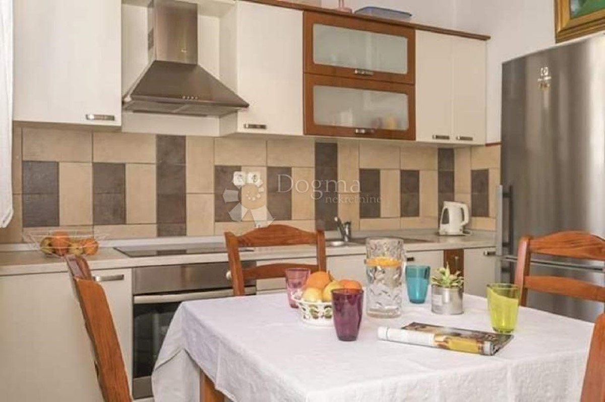 Apartmán Na predaj - SPLITSKO-DALMATINSKA DUGI RAT