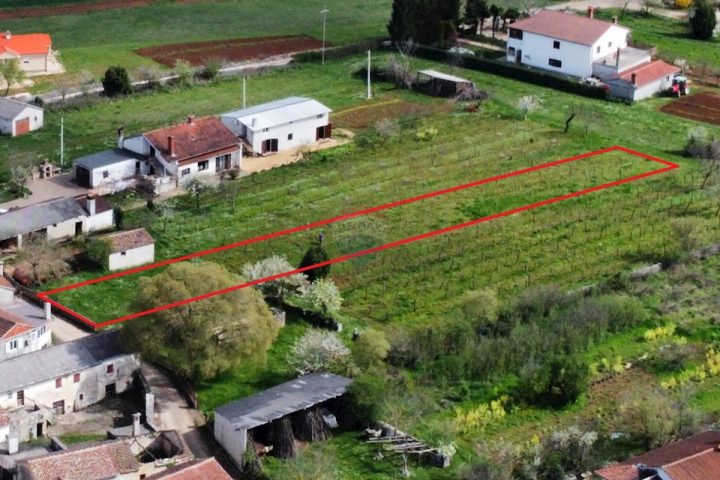 Land for sale 2055 m² – Žminj