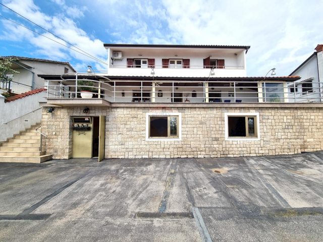 Hiša na predaj 541 m² – Pobri