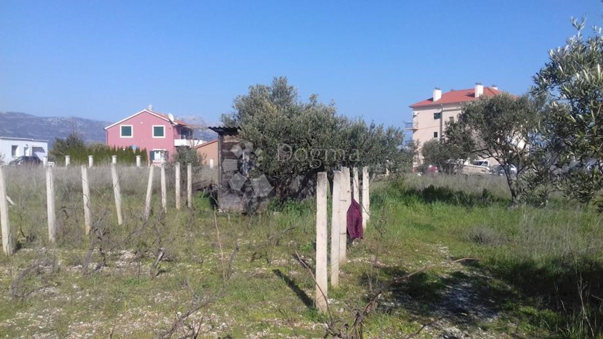 Land For sale - SPLITSKO-DALMATINSKA KAŠTELA