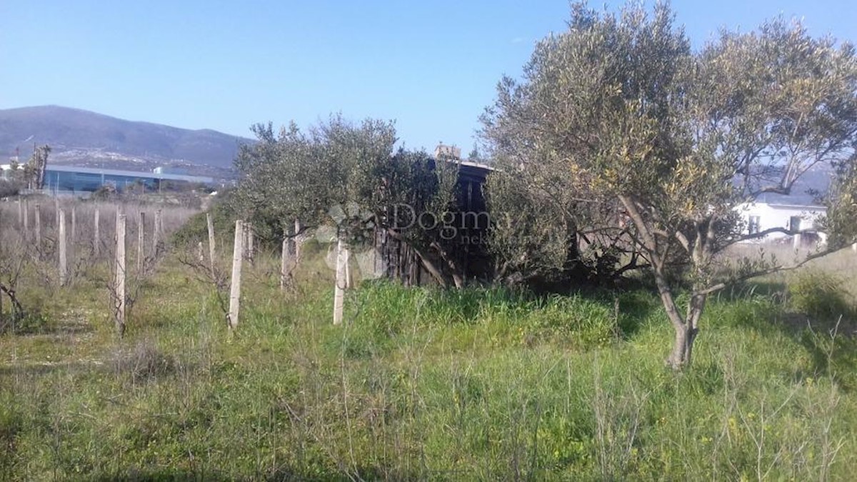 Land For sale - SPLITSKO-DALMATINSKA KAŠTELA