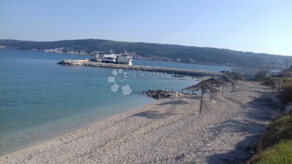 Land For sale - SPLITSKO-DALMATINSKA KAŠTELA