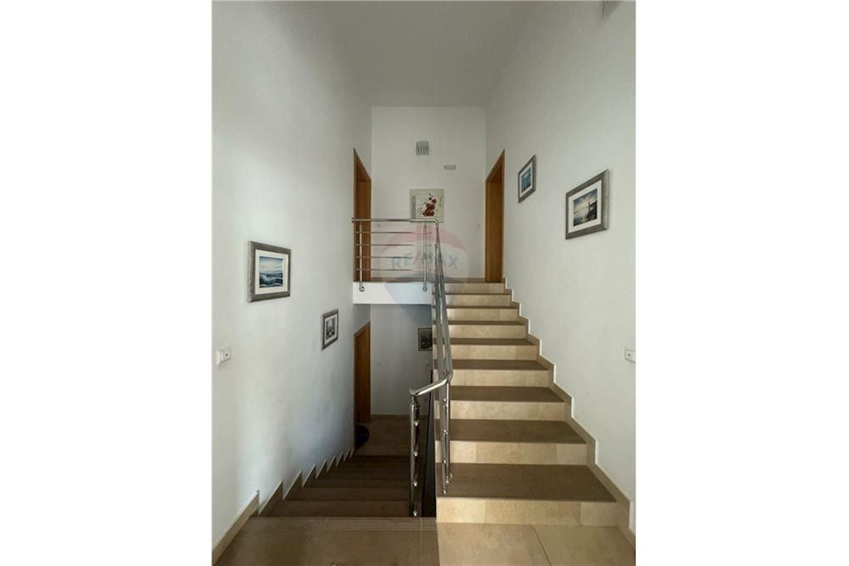 Flat For sale - LIČKO-SENJSKA NOVALJA