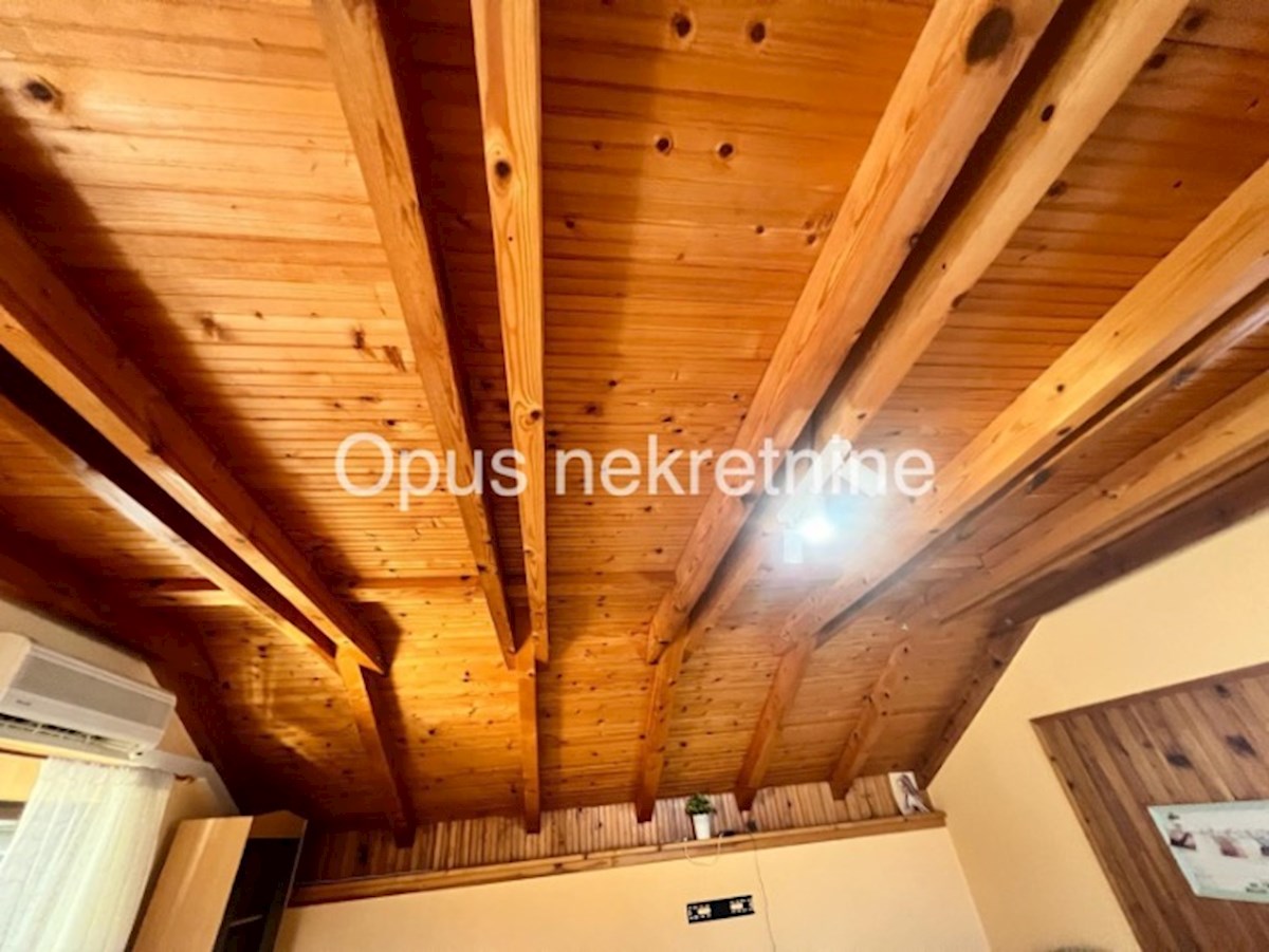 Apartment Zu verkaufen - SPLITSKO-DALMATINSKA GRADAC