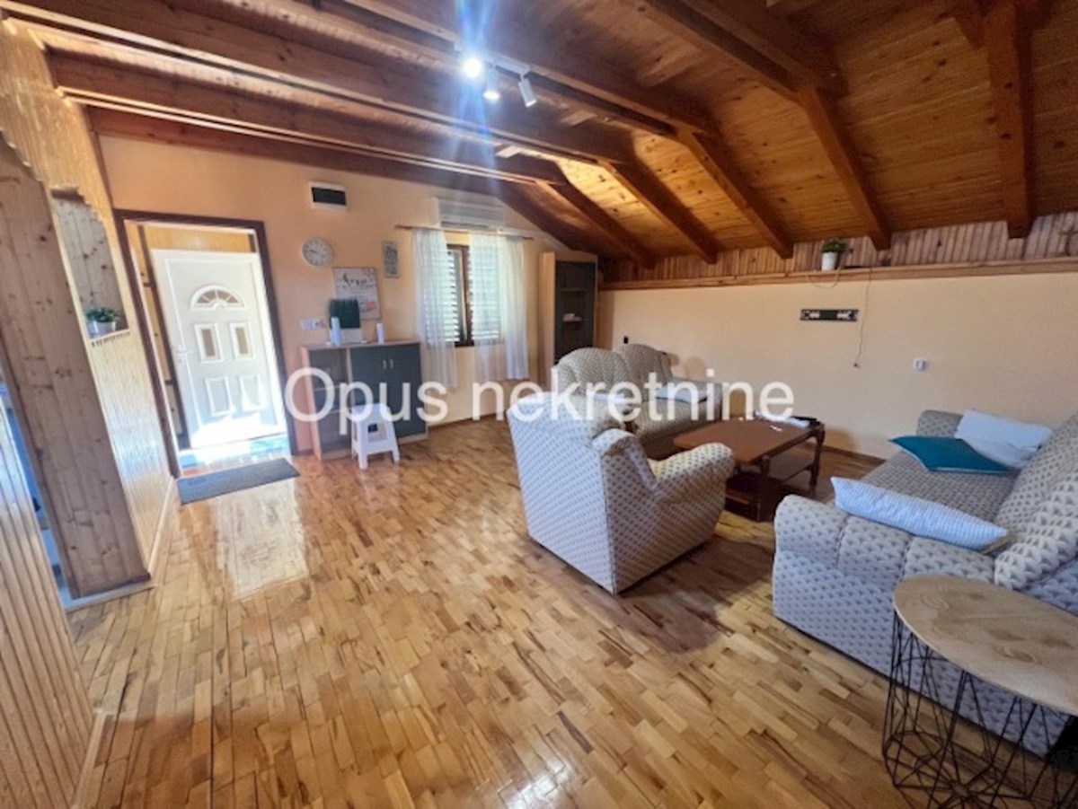 Apartment Zu verkaufen - SPLITSKO-DALMATINSKA GRADAC