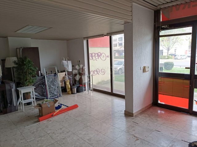 Komerčné na predaj 80 m² – Grad Mladih