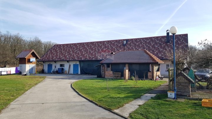 Komerčné na predaj 2632 m² – Mala Buna