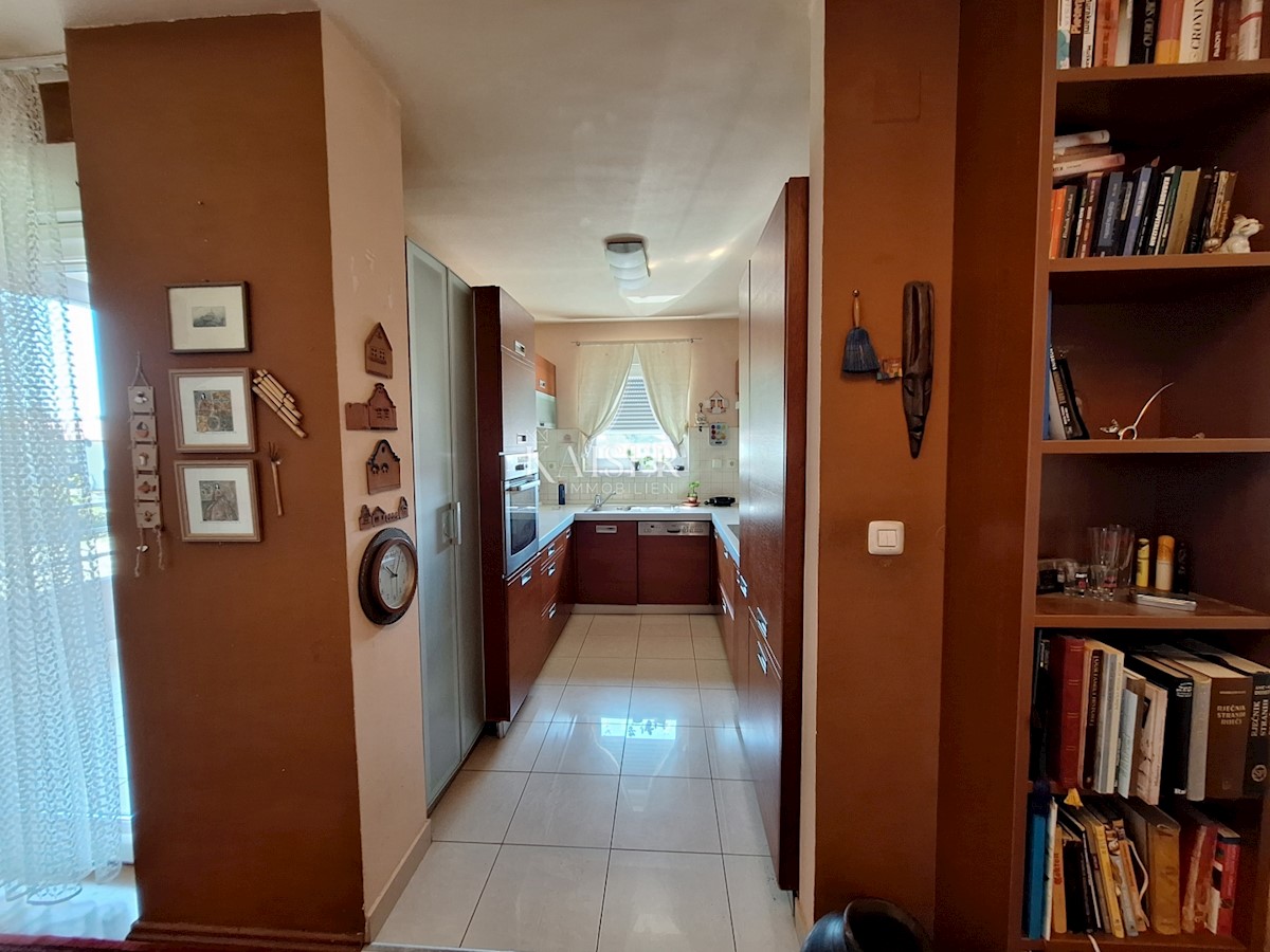 Apartment Zu verkaufen - PRIMORSKO-GORANSKA KASTAV