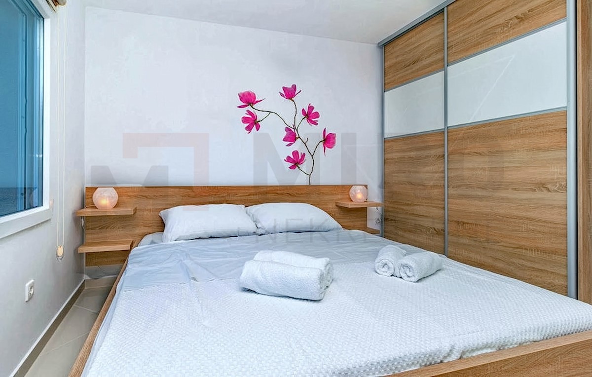 Stan Na prodaju - PRIMORSKO-GORANSKA CRIKVENICA