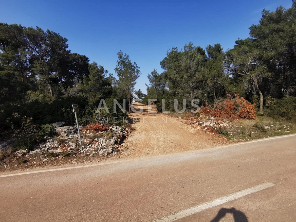 Land For sale - SPLITSKO-DALMATINSKA HVAR