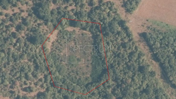 Działka na sprzedaż 8242 m² – Umag