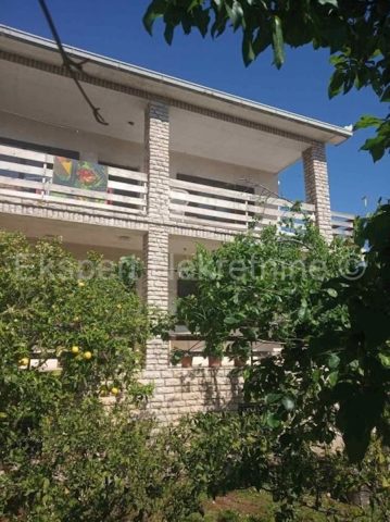 Casa in vendita 375 m² – Okrug Gornji