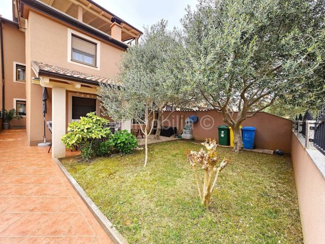 Kuća na prodaju 380 m² – Pula