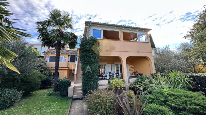 Kuća na prodaju 173 m² – Malinska