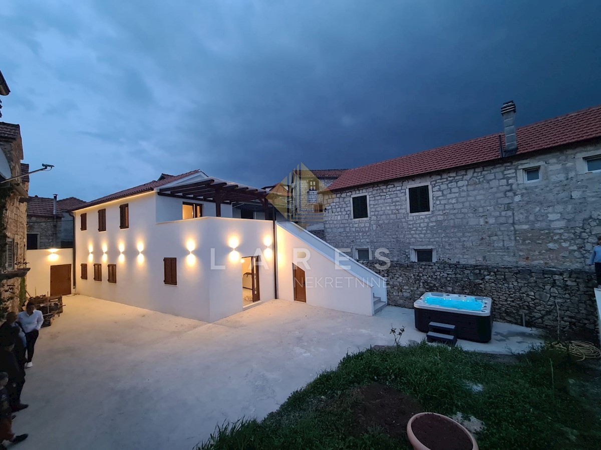 House For sale - SPLITSKO-DALMATINSKA HVAR