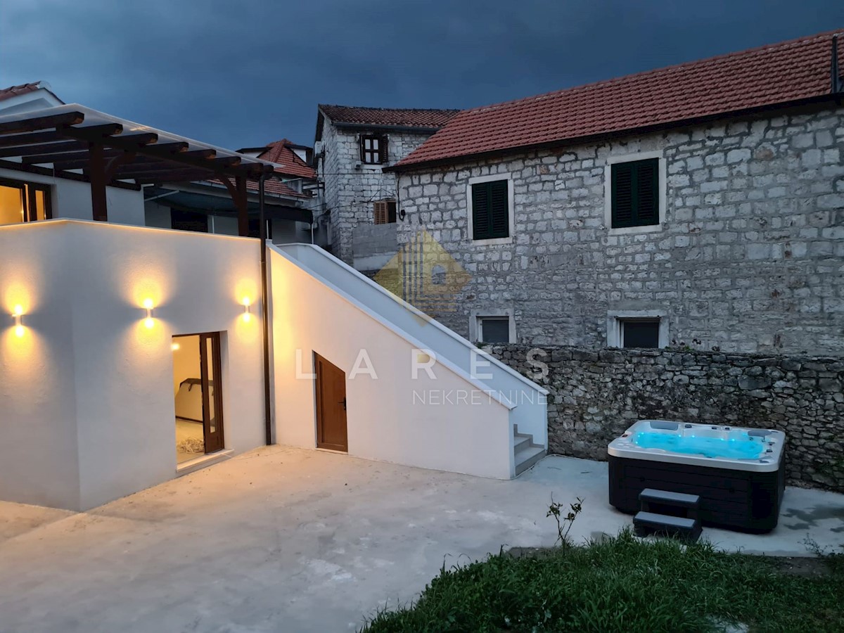 Casa In vendita - SPLITSKO-DALMATINSKA HVAR