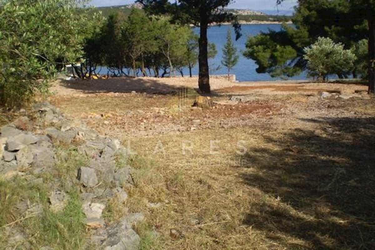 Land For sale - SPLITSKO-DALMATINSKA HVAR