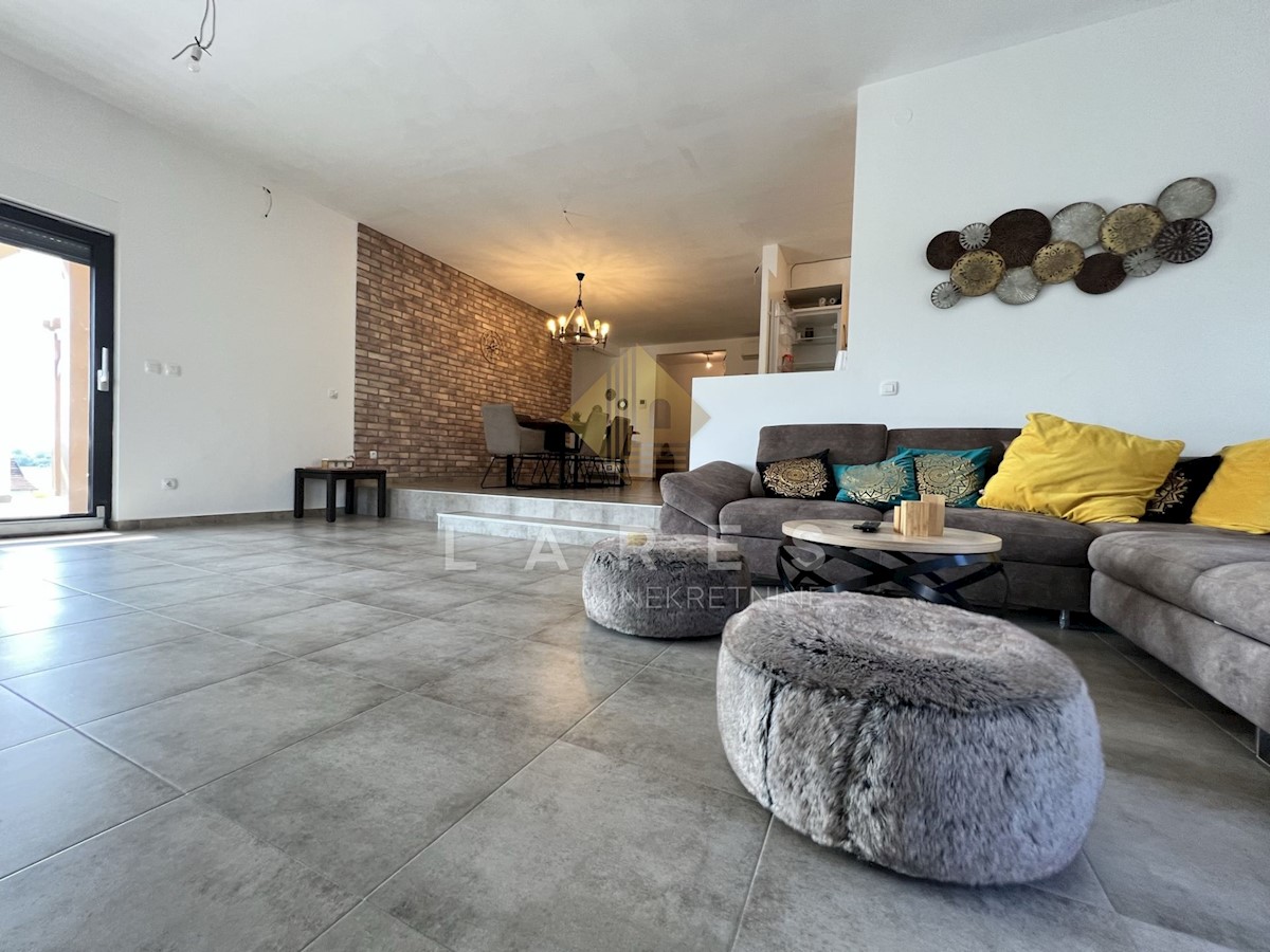 Casa In vendita - SISAČKO-MOSLAVAČKA KUTINA