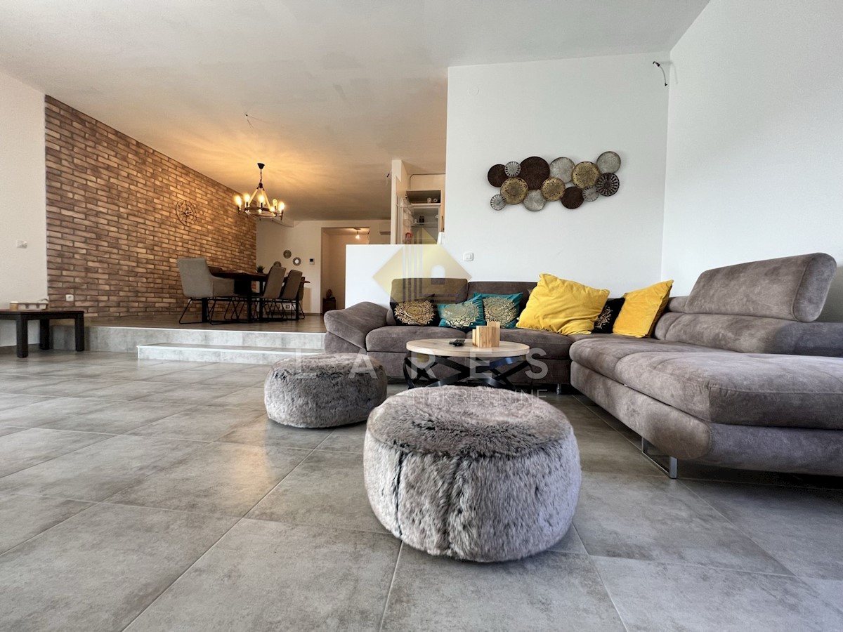 Casa In vendita - SISAČKO-MOSLAVAČKA KUTINA