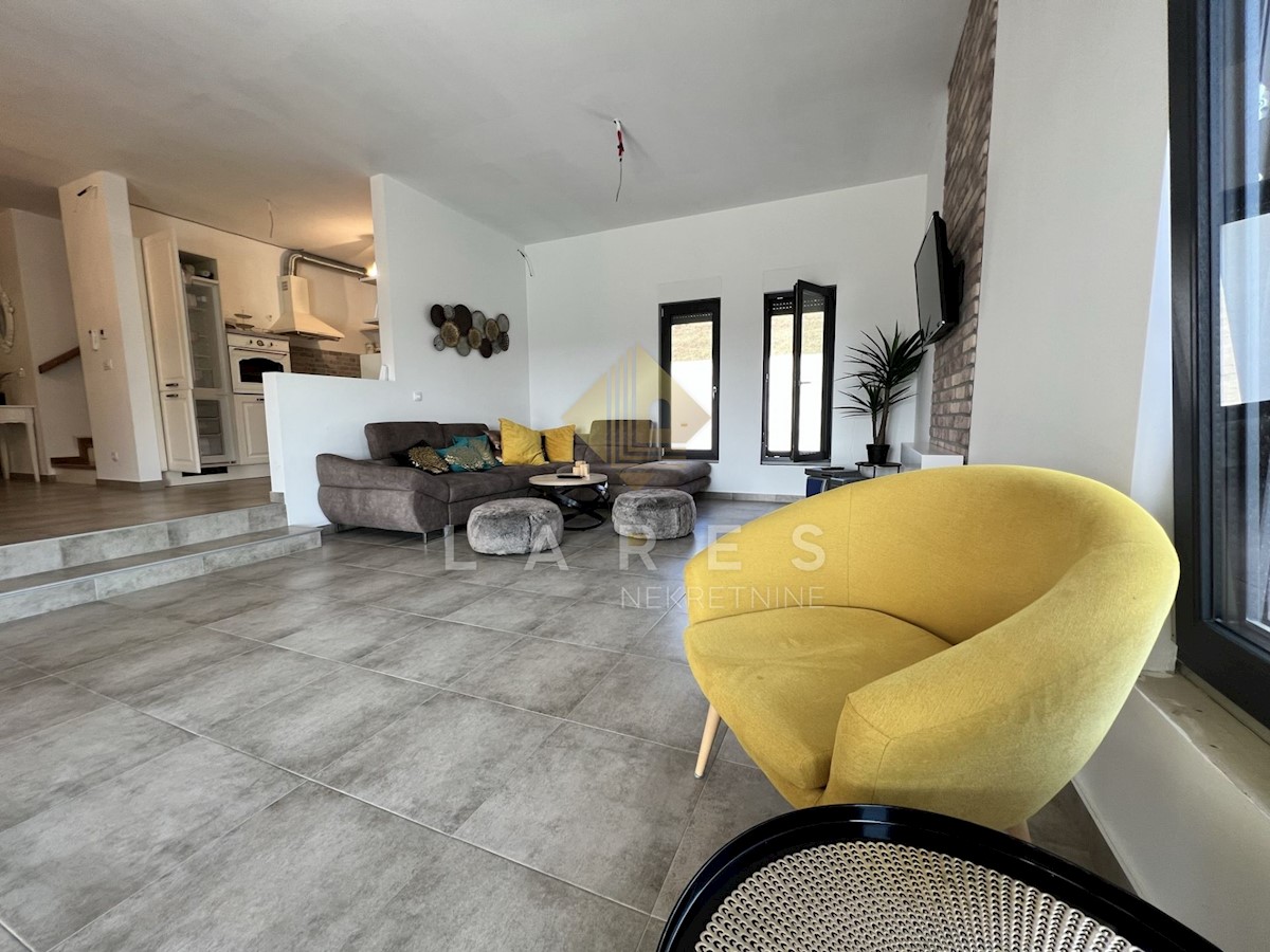 Casa In vendita - SISAČKO-MOSLAVAČKA KUTINA