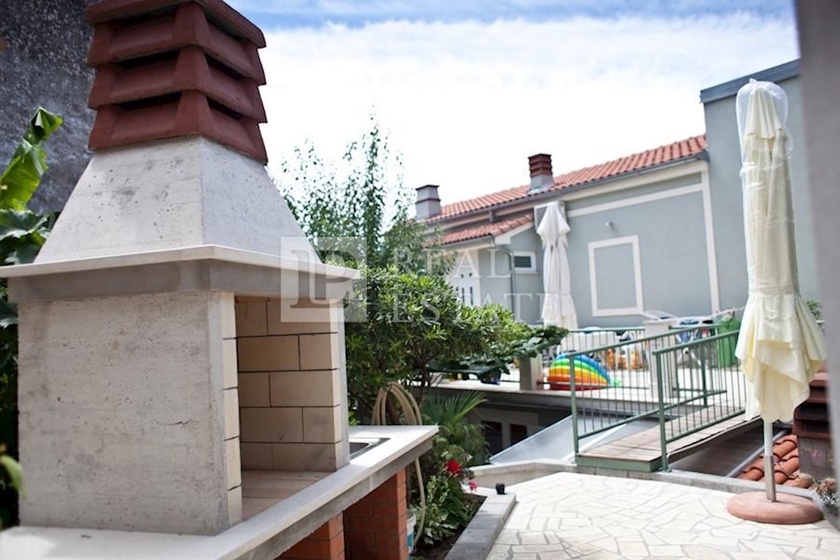 Dom Na predaj - PRIMORSKO-GORANSKA CRIKVENICA