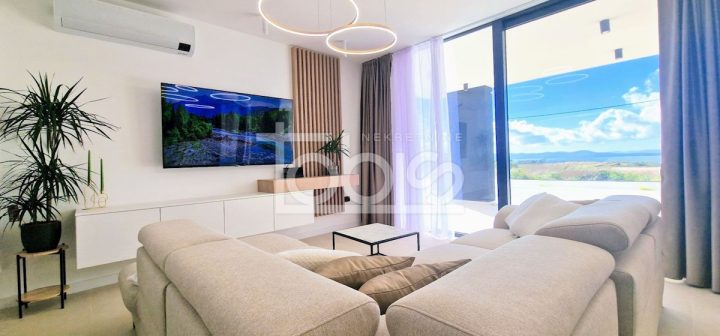 Kuća na prodaju 237 m² – Kožino