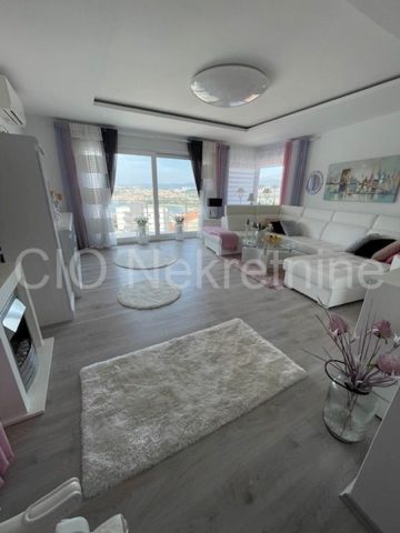 Maison à vendre 200 m² – Podstrana
