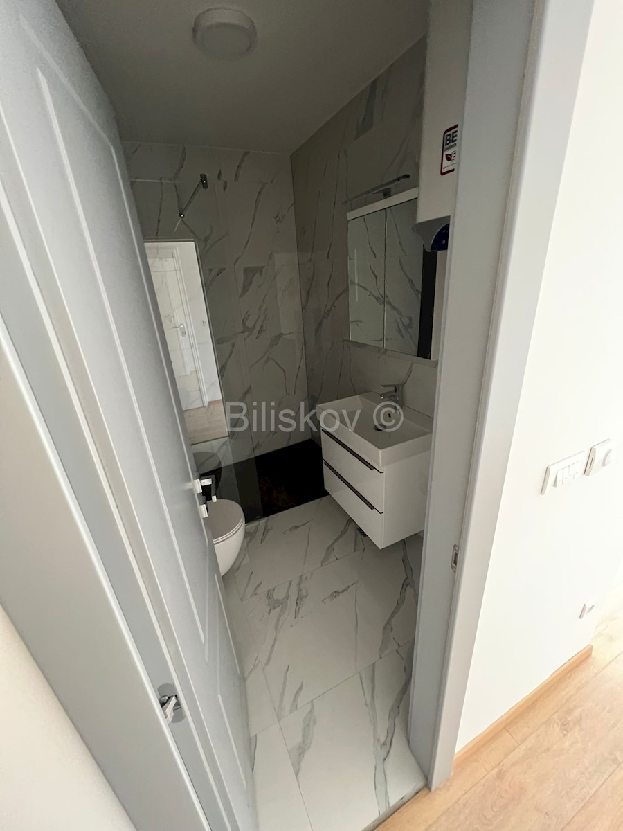 Apartment Zu verkaufen - SPLITSKO-DALMATINSKA BAŠKA VODA