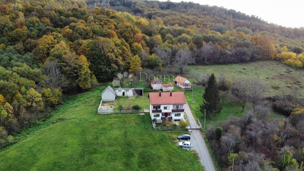 Casa In vendita - KARLOVAČKA KARLOVAC