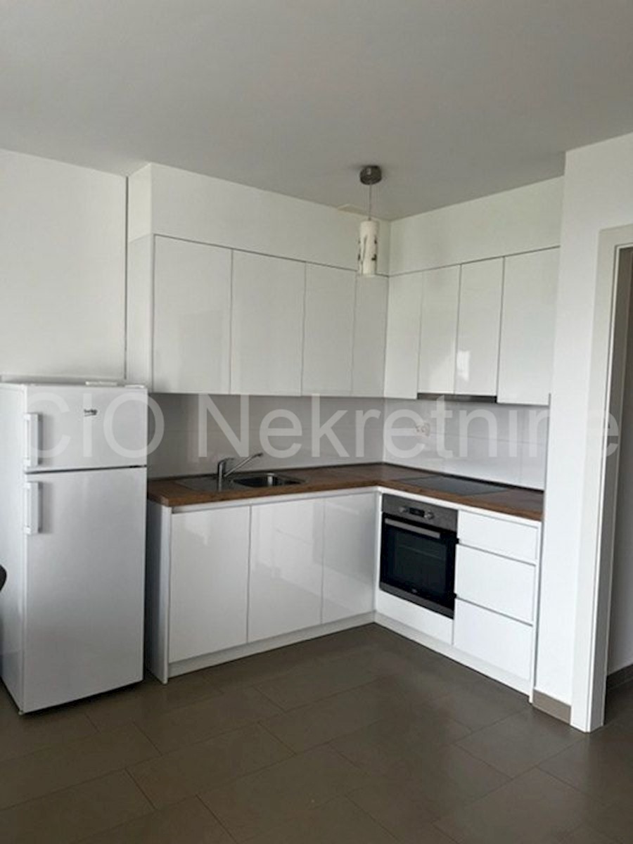 Appartement À louer - SPLITSKO-DALMATINSKA SPLIT