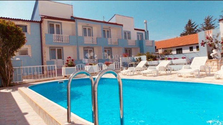 Poslovni prostor na prodaju 1436 m² – Sabunike