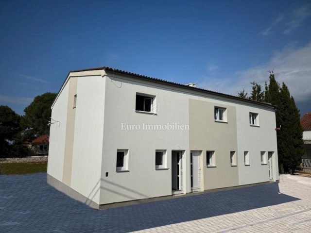 Stan na prodaju 90 m² – Ždrelac