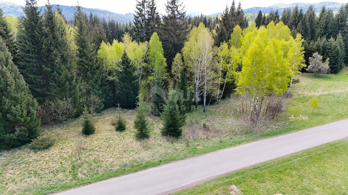 Zemljište Na prodaju - PRIMORSKO-GORANSKA RAVNA GORA