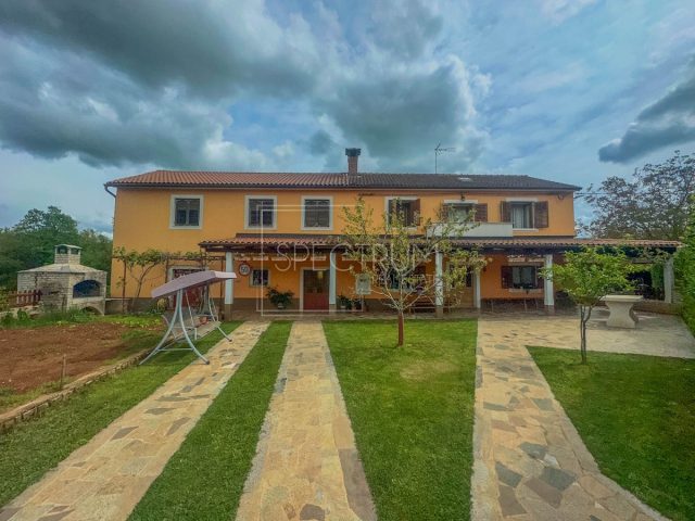 Maison à vendre 399 m² – Grožnjan