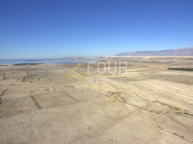 Land for sale 59596 m² – Pag