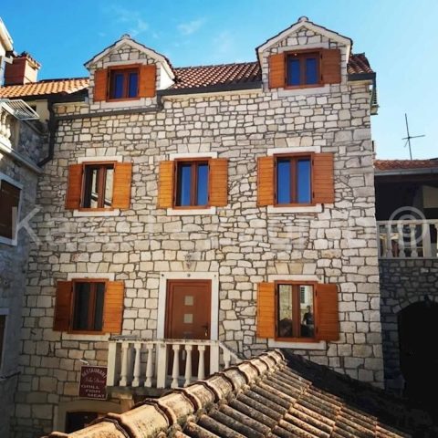 Casa in vendita 400 m² – Supetar