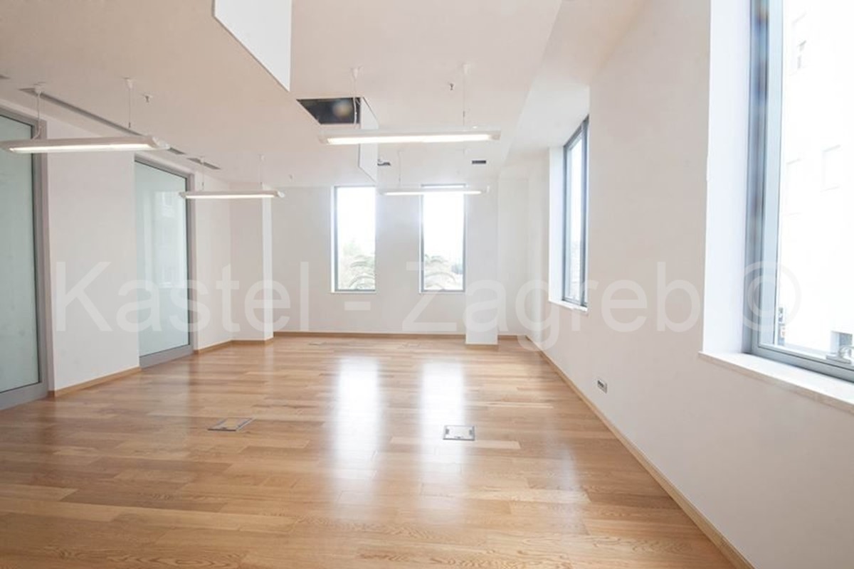 Business premises For rent - SPLITSKO-DALMATINSKA SPLIT